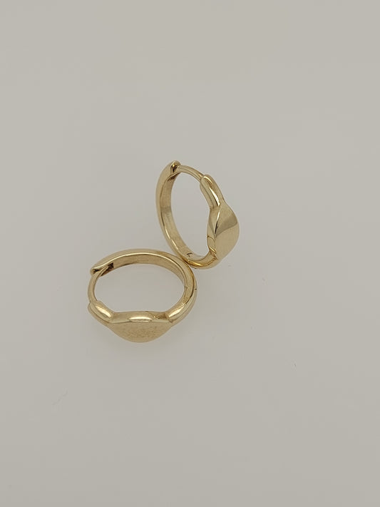 Signet Huggies